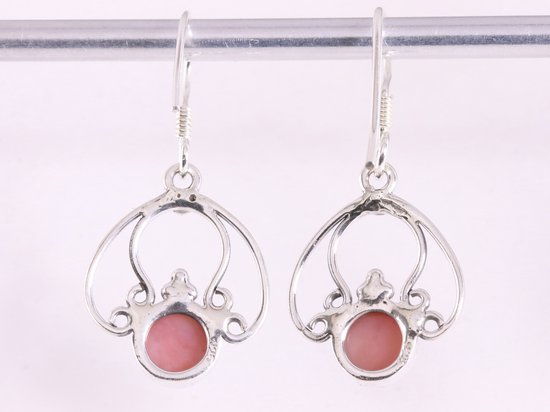 Opengewerkte zilveren oorbellen met roze opaal afbeelding 3