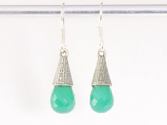 Fijne bewerkte zilveren oorbellen met gefacetteerde groene onyx afbeelding 4