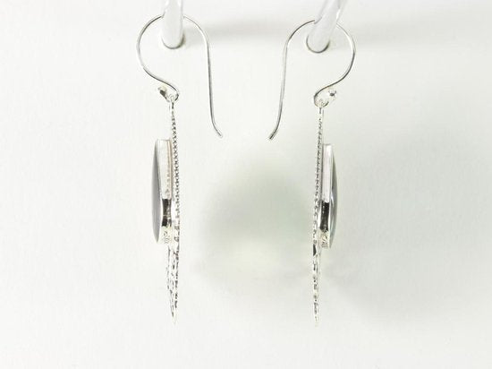 Opengewerkte zilveren oorbellen met abalone schelp afbeelding 2