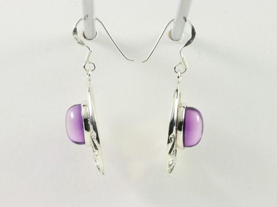 Opengewerkte zilveren oorbellen met amethist afbeelding 2