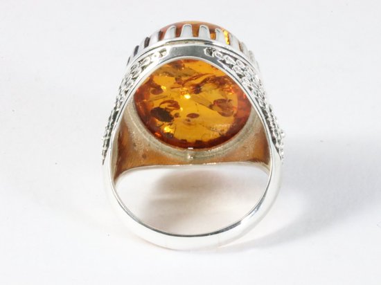 Zware bewerkte zilveren ring met amber afbeelding 3