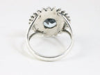 Bewerkte zilveren ring met blauwe topaas afbeelding 3
