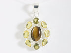 Opengewerkte zilveren hanger met tijgeroog en citrien afbeelding 4
