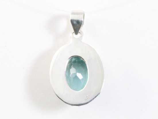 Fijne bewerkte ovale zilveren hanger met blauwe topaas afbeelding 3