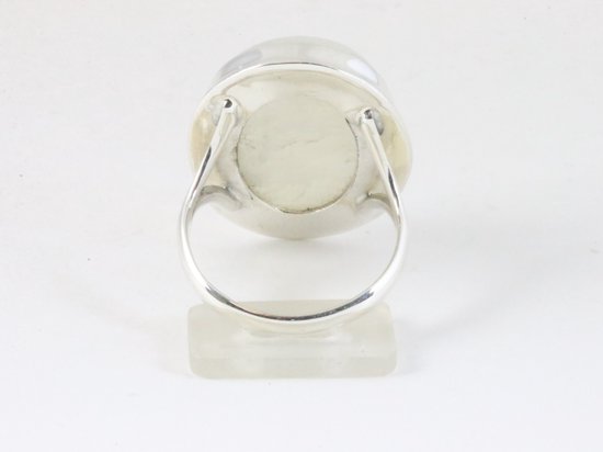Grote ovale zilveren ring met regenboog maansteen afbeelding 3