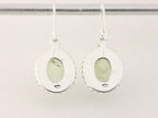 Bewerkte ovale zilveren oorbellen met prehniet afbeelding 3