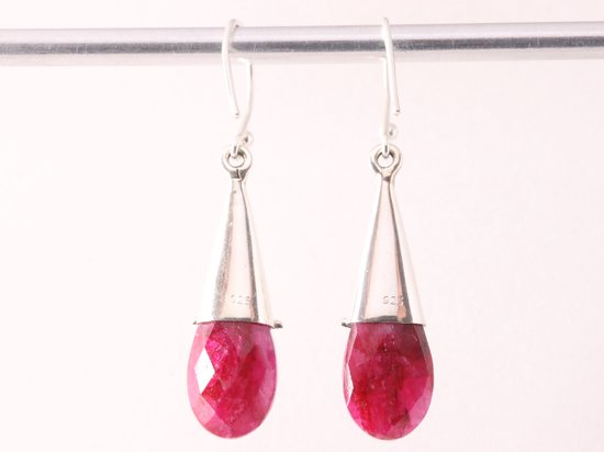 Traditionele bewerkte zilveren oorbellen met robijn en granaat afbeelding 3