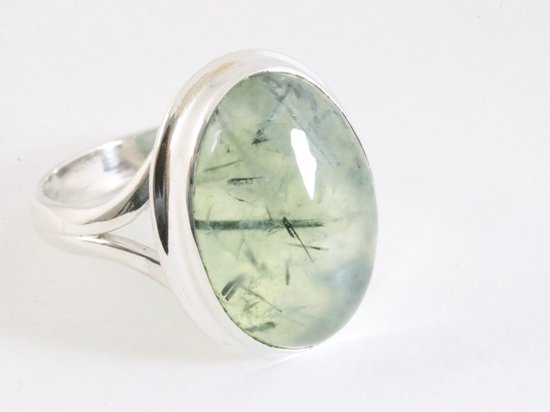 Hoogglans zilveren ring met prehniet afbeelding 1