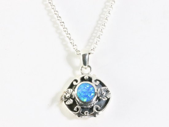 Bewerkte zilveren hanger met Australische opaal aan ketting afbeelding 4