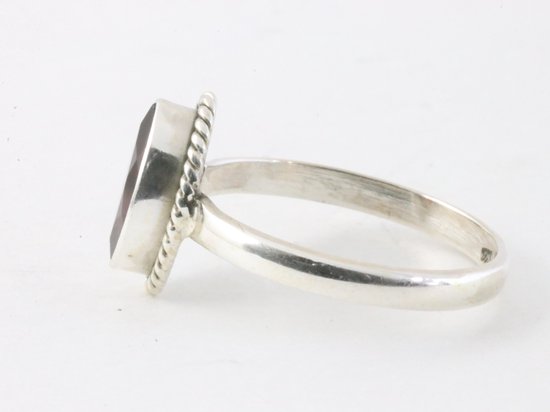 Fijne bewerkte zilveren ring met granaat afbeelding 2