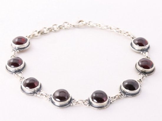 Bewerkte zilveren armband met granaat afbeelding 1