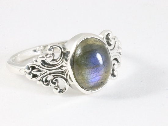 Fijne bewerkte zilveren ring met labradoriet afbeelding 1
