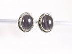 Bewerkte ovale zilveren oorstekers met zwarte opaal afbeelding 2