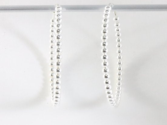 Grote zilveren oorringen met hoogglans bolletjes afbeelding 2