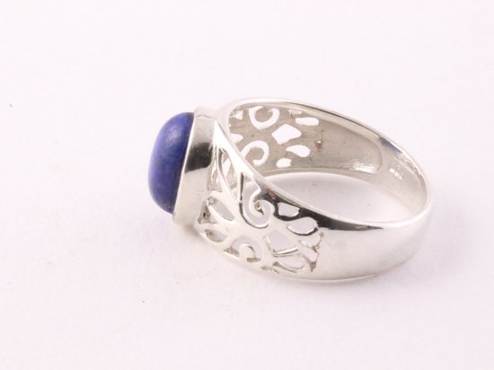 Opengewerkte zilveren ring met lapis lazuli afbeelding 2