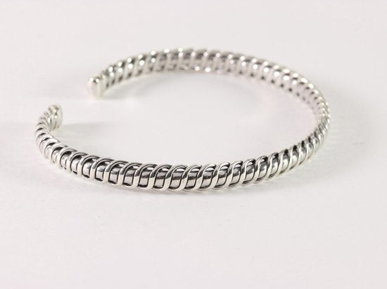 Fijne zilveren klemarmband met meandermotief afbeelding 2