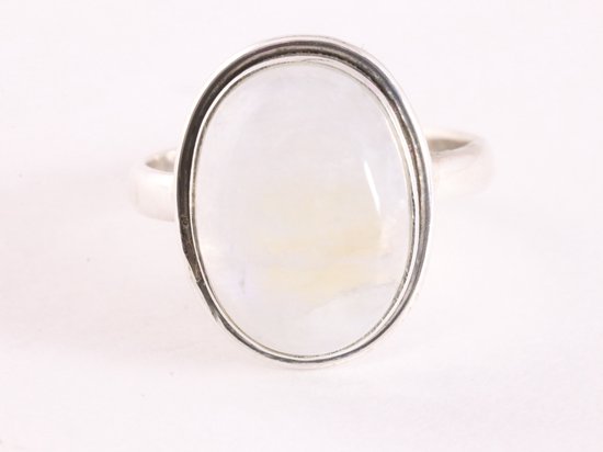 Ovale zilveren ring met regenboog maansteen afbeelding 4
