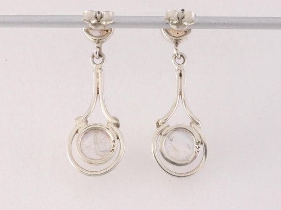 Lange zilveren oorstekers met regenboog maansteen afbeelding 3