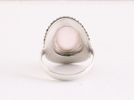 Bewerkte zilveren ring met rozenkwarts afbeelding 3