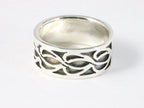Zware zilveren ring met fantasie gravering afbeelding 2