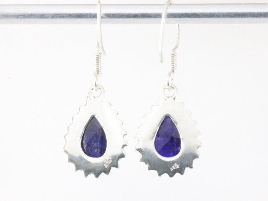 Fijne bewerkte zilveren oorbellen met blauwe saffier afbeelding 2