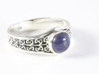 Bewerkte zilveren ring met lapis lazuli afbeelding 1