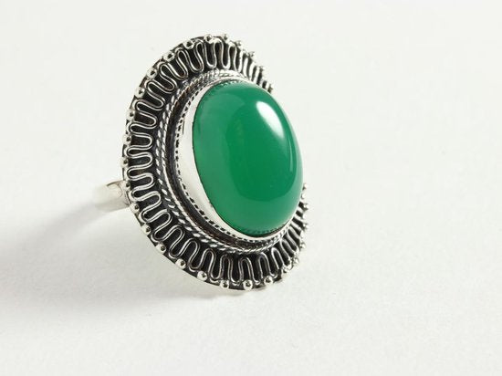 Bewerkte zilveren ring met groene onyx afbeelding 1
