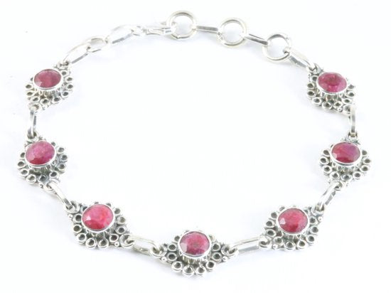 Bewerkte zilveren armband met robijn afbeelding 1