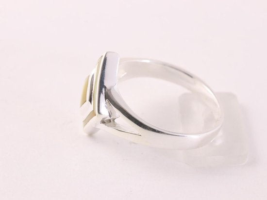 Ruitvormige zilveren ring met goudkleurige schelp afbeelding 2