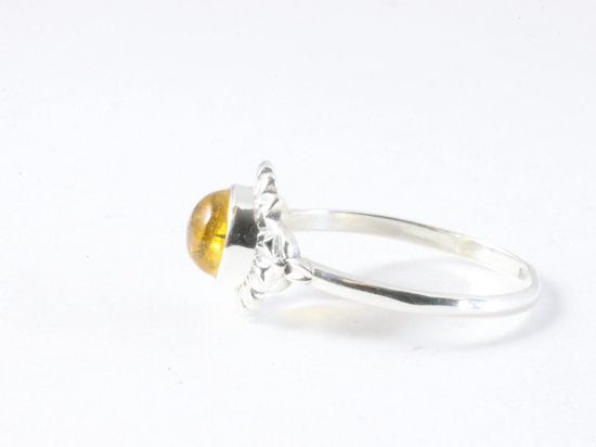 Fijne bewerkte zilveren ring met amber afbeelding 2