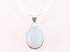 Ovale zilveren hanger met aquamarijn aan ketting afbeelding 4