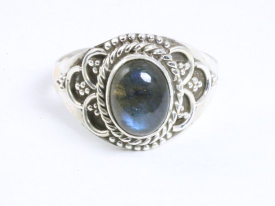 Bewerkte zilveren ring met labradoriet afbeelding 4