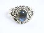 Bewerkte zilveren ring met labradoriet afbeelding 4