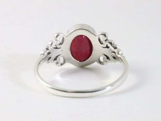 Fijne bewerkte zilveren ring met robijn afbeelding 3