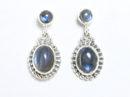 Bewerkte zilveren oorstekers met labradoriet afbeelding 2