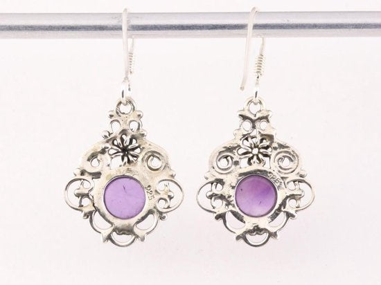 Opengewerkte zilveren oorbellen met amethist afbeelding 3