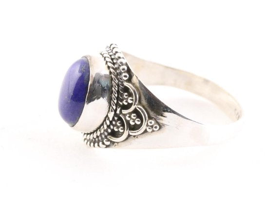 Bewerkte zilveren ring met lapis lazuli afbeelding 2