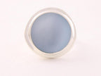 Grote ronde zilveren ring met lichtblauwe schelp afbeelding 4