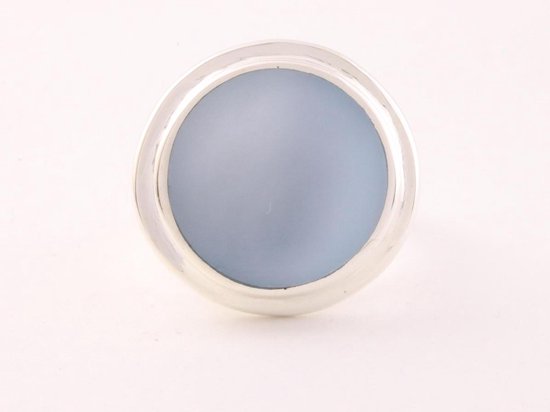 Grote ronde zilveren ring met lichtblauwe schelp afbeelding 4