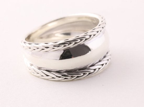 Hoogglans zilveren ring met kabelpatronen afbeelding 1