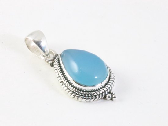Bewerkte zilveren hanger met blauwe chalcedoon aan ketting afbeelding 2