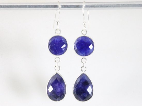 Lange zilveren oorbellen met blauwe saffier afbeelding 3