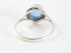 Fijne bewerkte ronde zilveren ring met blauwe chalcedoon afbeelding 3