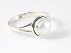 Fijne ronde zilveren ring met parel afbeelding 1