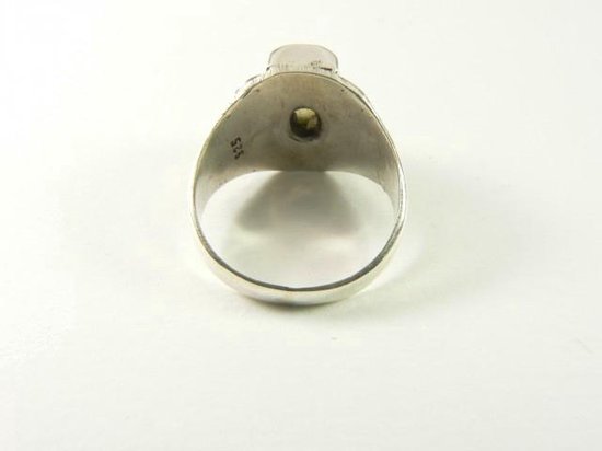 Bewerkte zilveren ring met labradoriet afbeelding 4