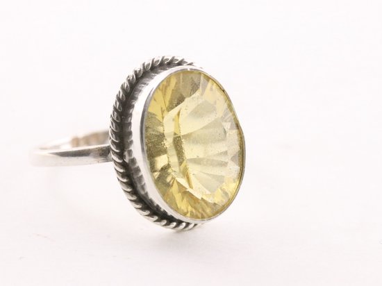 Bewerkte zilveren ring met citrien afbeelding 1