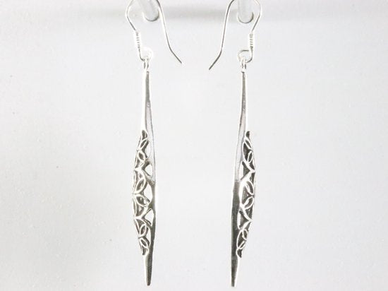 Lange opengewerkte zilveren oorbellen afbeelding 2