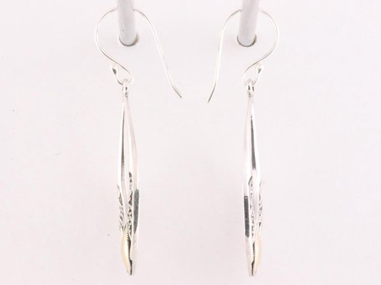 Traditionele opengewerkte zilveren oorbellen met 18K gouden decoraties afbeelding 2