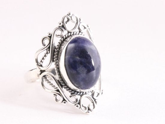 Opengewerkte zilveren ring met sodaliet afbeelding 1