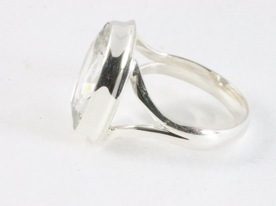 Ovale zilveren ring met bergkristal afbeelding 2